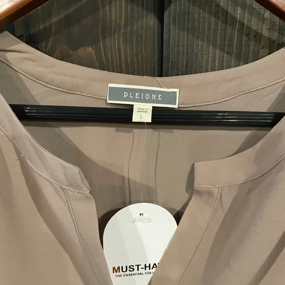 Pleione Brown Tunic with Batwing Sleeves and Relaxed Fit - Picture 3 of 13